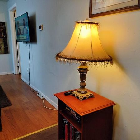 Stylish And Beautiful Condo Frederick Bagian luar foto